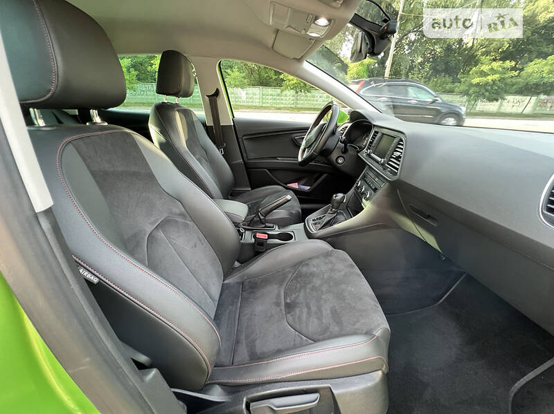Хэтчбек SEAT Leon 2016 в Киеве