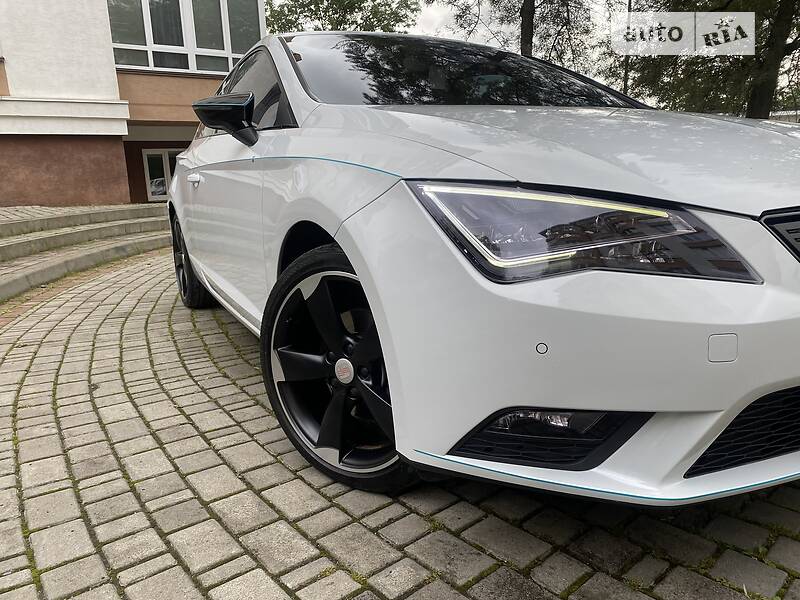 Хэтчбек SEAT Leon 2013 в Ивано-Франковске