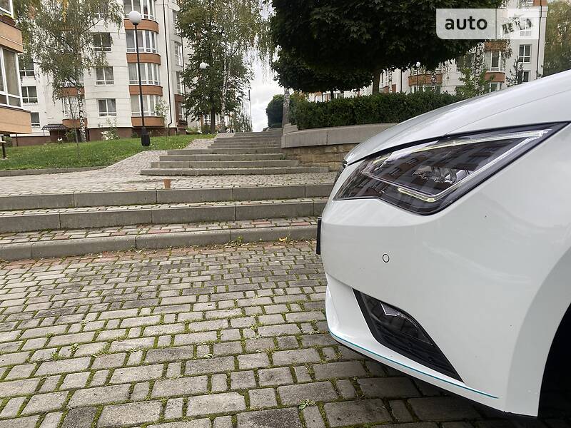 Хэтчбек SEAT Leon 2013 в Ивано-Франковске