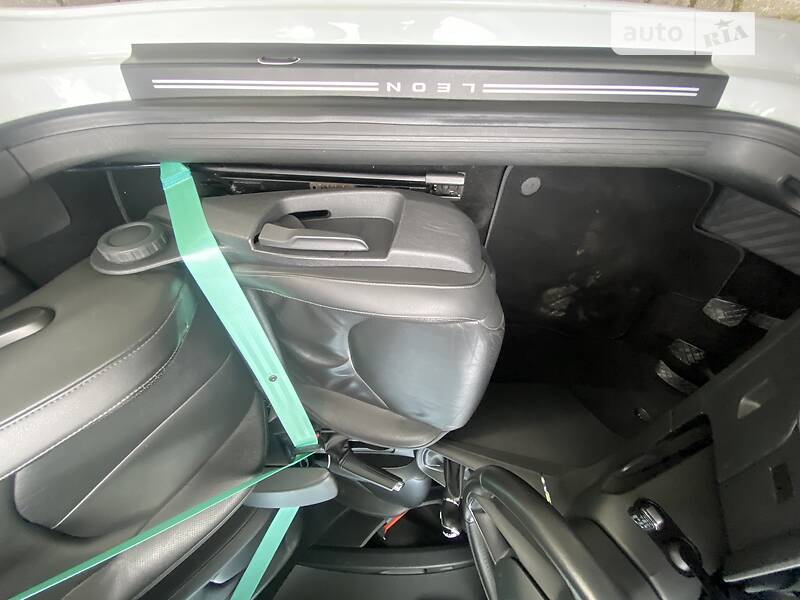 Хэтчбек SEAT Leon 2013 в Ивано-Франковске