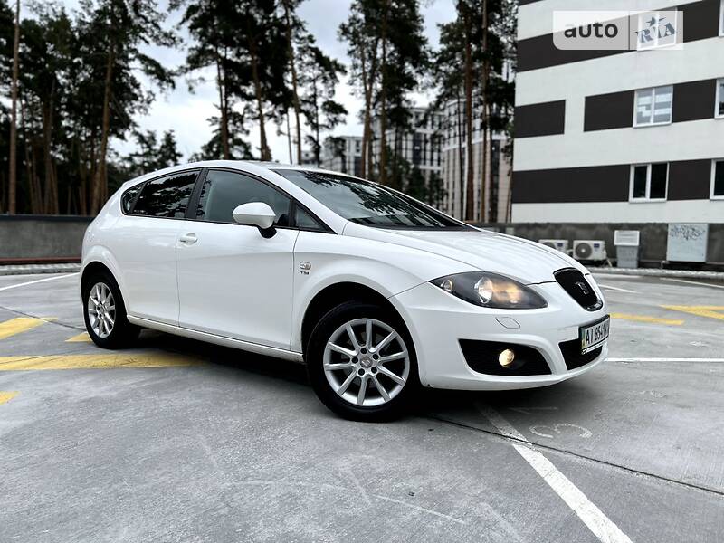 Хэтчбек SEAT Leon 2010 в Киеве