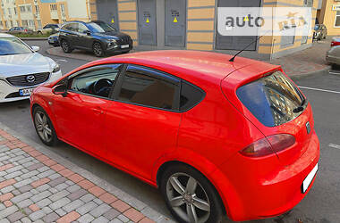 Хэтчбек SEAT Leon 2008 в Киеве