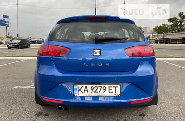 Хэтчбек SEAT Leon 2010 в Киеве