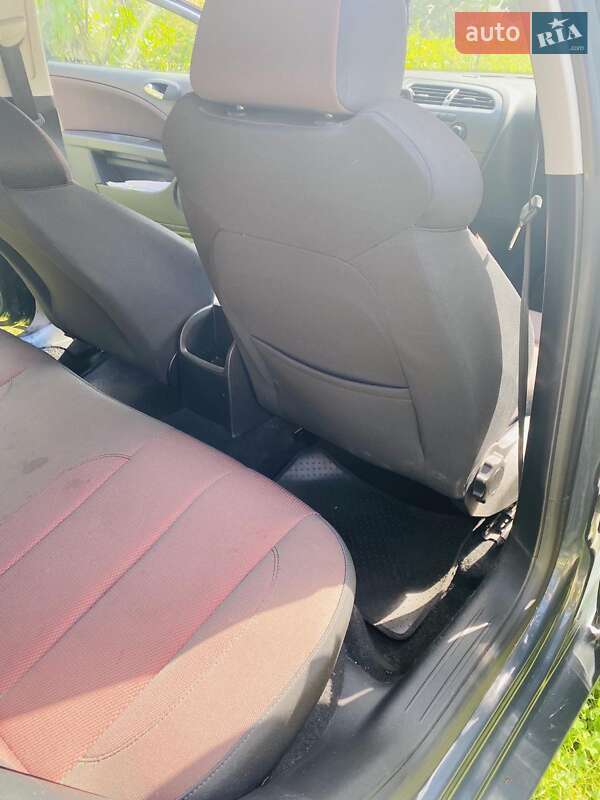 Хэтчбек SEAT Leon 2006 в Николаеве