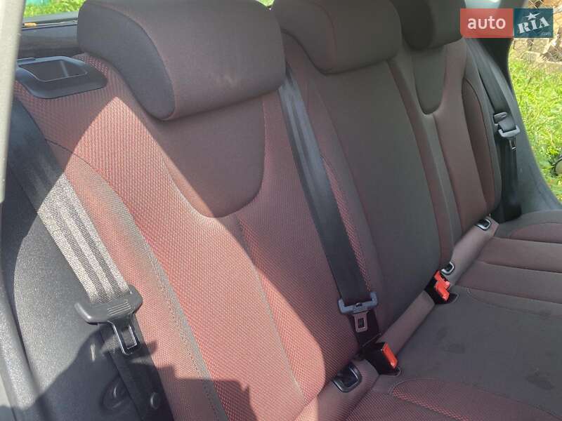 Хэтчбек SEAT Leon 2006 в Николаеве