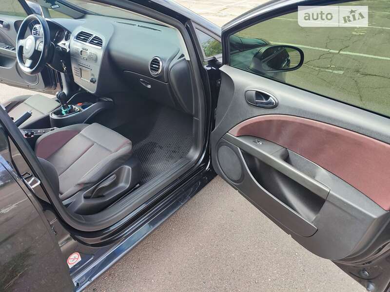 Хетчбек SEAT Leon 2006 в Житомирі