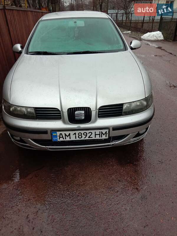 Хэтчбек SEAT Leon 2003 в Овруче