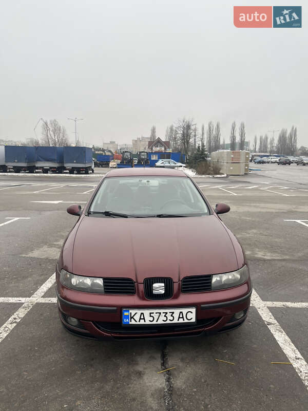 Хэтчбек SEAT Leon 2004 в Киеве
