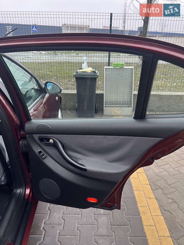 Хэтчбек SEAT Leon 2004 в Киеве