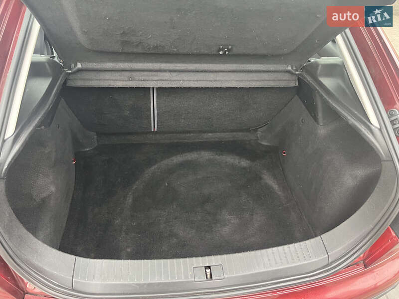 Хэтчбек SEAT Leon 2004 в Киеве