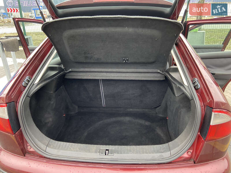 Хэтчбек SEAT Leon 2004 в Киеве