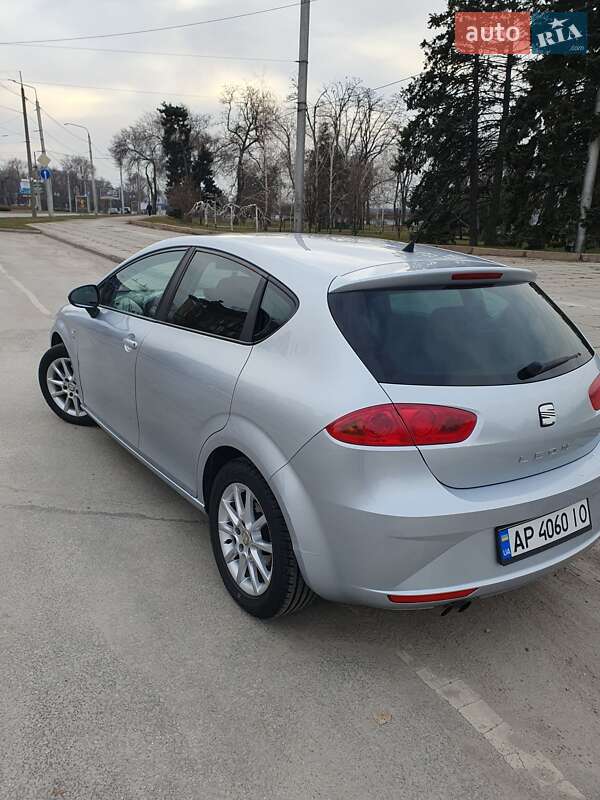 Хэтчбек SEAT Leon 2009 в Запорожье