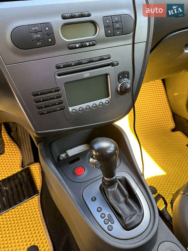 Хэтчбек SEAT Leon 2008 в Чернигове