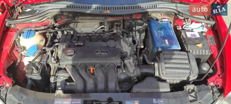 Хэтчбек SEAT Leon 2008 в Киеве
