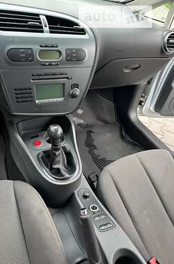 Хэтчбек SEAT Leon 2006 в 