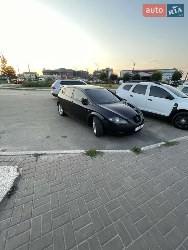 Хэтчбек SEAT Leon 2008 в Черкассах