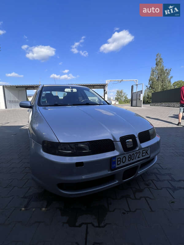 Хетчбек SEAT Leon 2002 в Волочиську