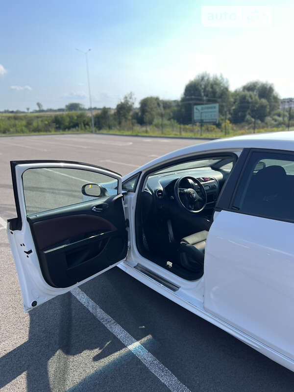 Хэтчбек SEAT Leon 2008 в Ровно