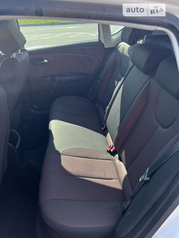 Хэтчбек SEAT Leon 2008 в Ровно