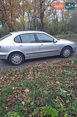Хэтчбек SEAT Leon 2005 в 