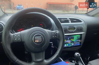 Хэтчбек SEAT Leon 2008 в Киеве