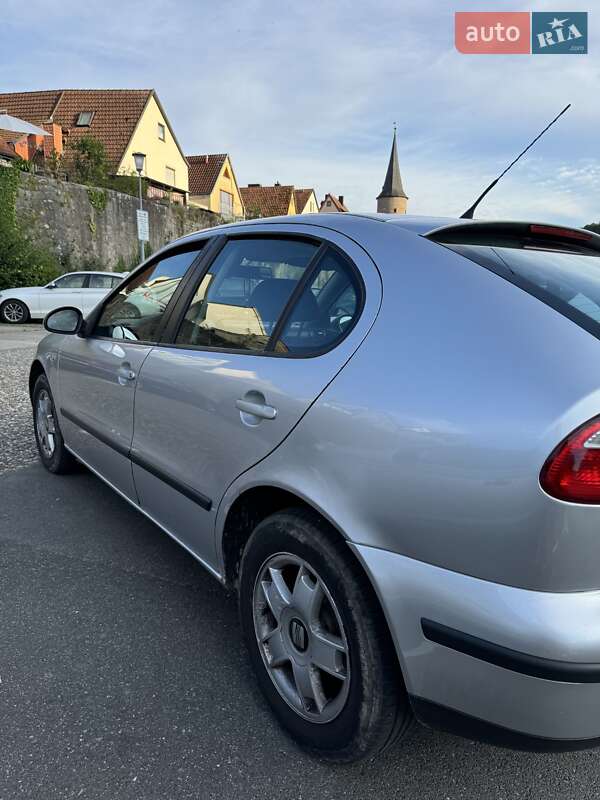 Хэтчбек SEAT Leon 2002 в Виннице