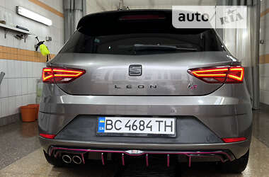 Хэтчбек SEAT Leon 2017 в Львове