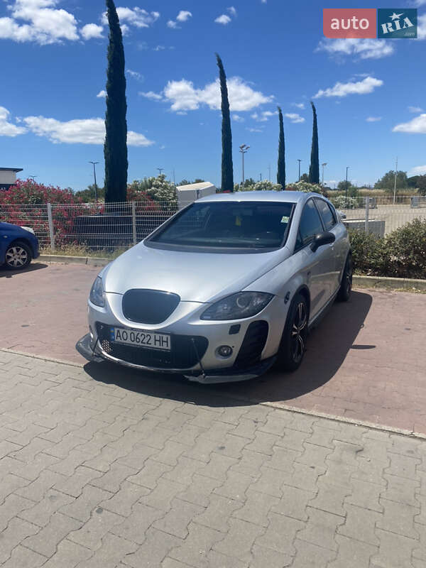 Хэтчбек SEAT Leon 2006 в 