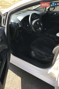 Хэтчбек SEAT Leon 2012 в 
