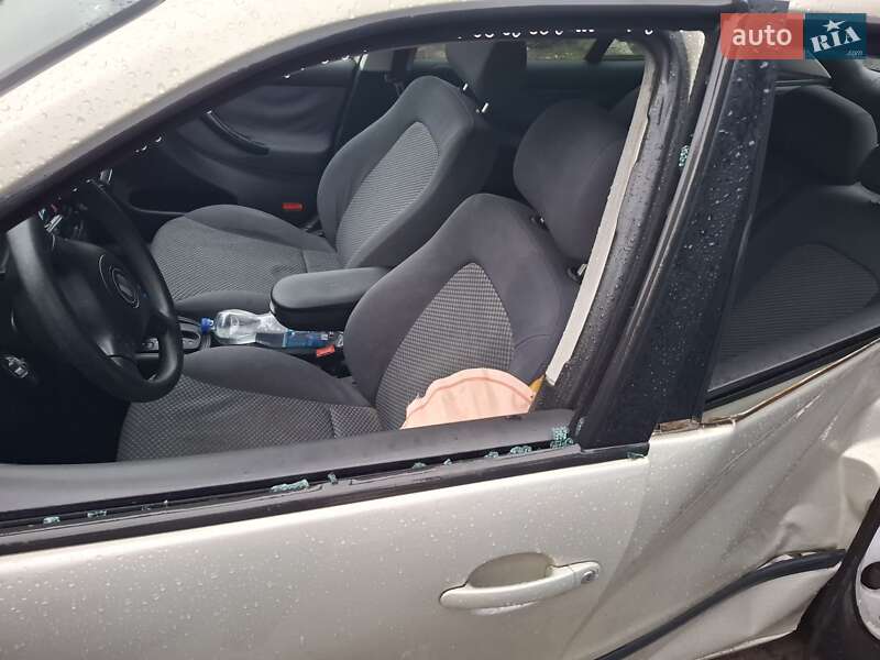 Хэтчбек SEAT Leon 2004 в Львове фото 5 Хэтчбек SEAT Leon 2004 в Львове