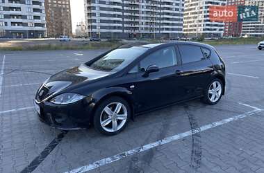 Хэтчбек SEAT Leon 2008 в Киеве