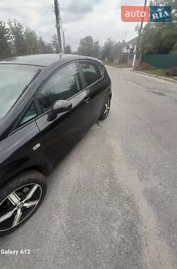 Хэтчбек SEAT Leon 2006 в 