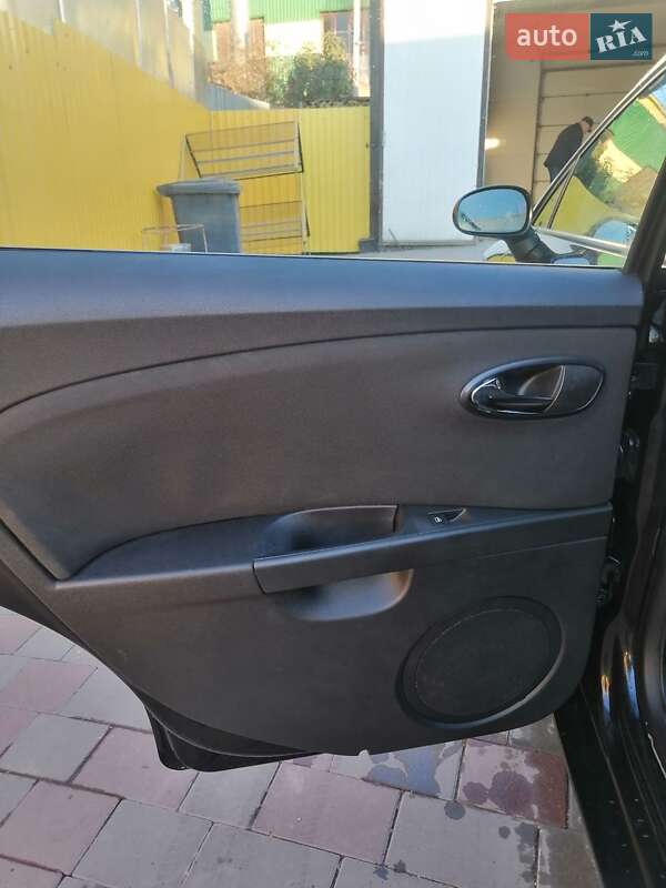 Хэтчбек SEAT Leon 2008 в Тернополе