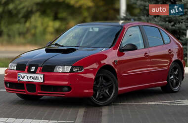 Хетчбек SEAT Leon 2004 в Дніпрі