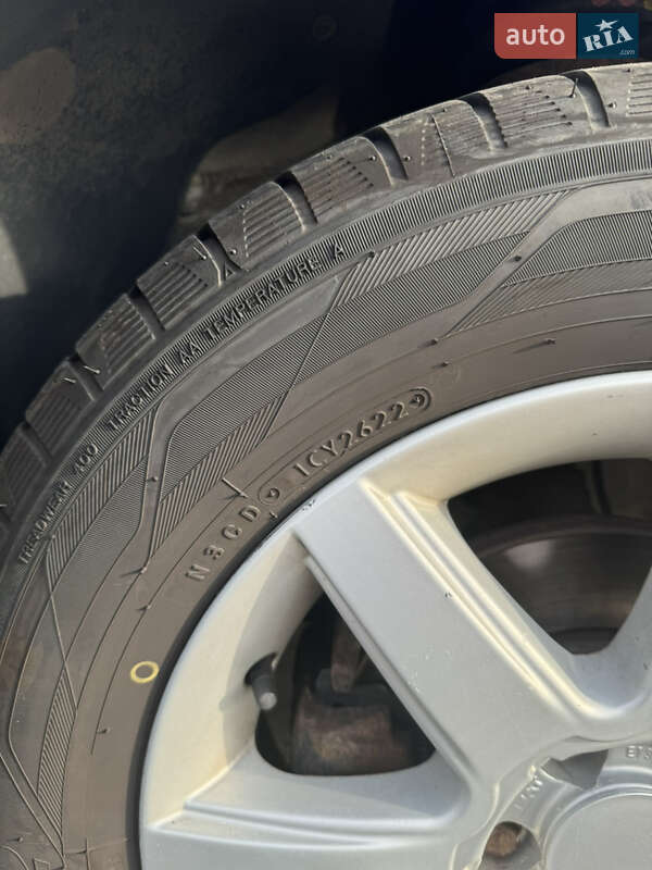 Хэтчбек SEAT Leon 2006 в Петропавловской Борщаговке