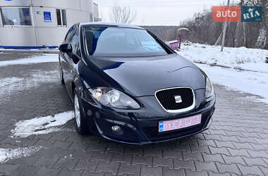 Хэтчбек SEAT Leon 2011 в Староконстантинове