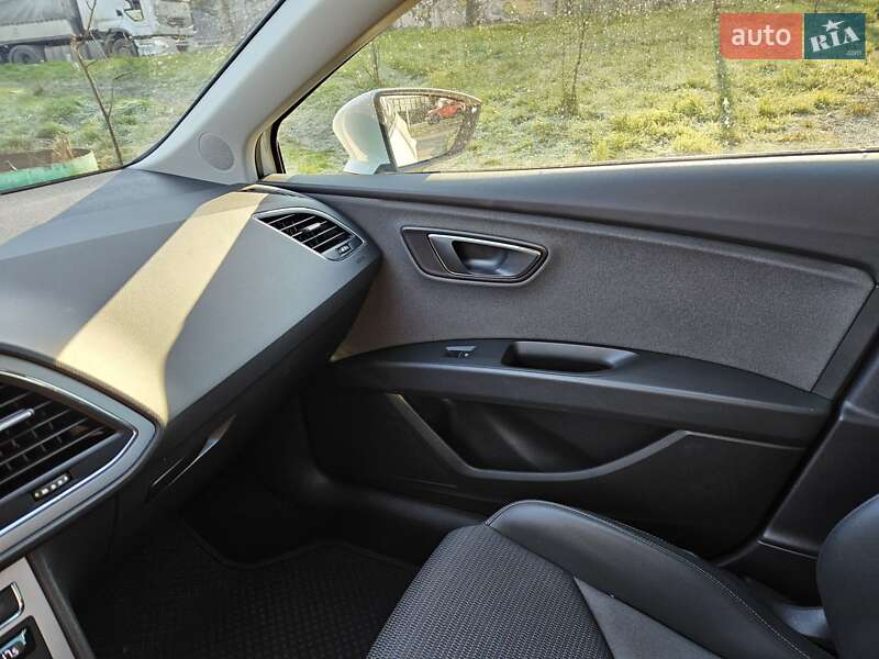 Хэтчбек SEAT Leon 2018 в Львове