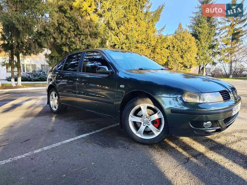 Хэтчбек SEAT Leon 2002 в Остроге