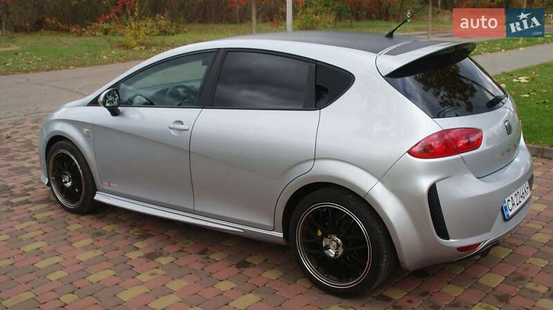 Хэтчбек SEAT Leon 2011 в Черкассах