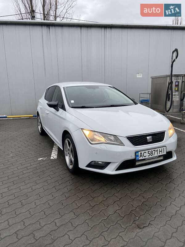 Хэтчбек SEAT Leon 2012 в Луцке