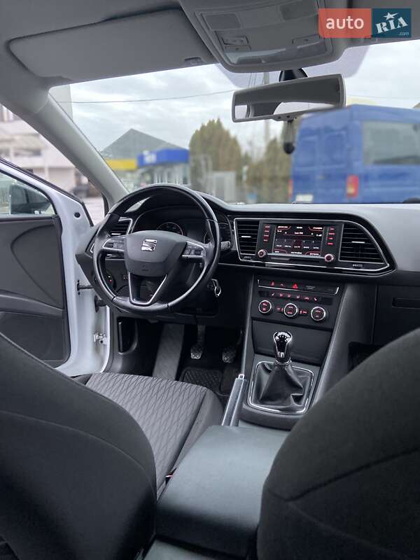 Хэтчбек SEAT Leon 2012 в Луцке