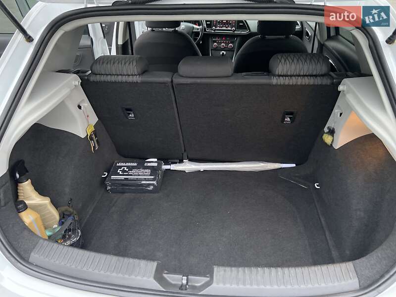 Хэтчбек SEAT Leon 2012 в Луцке