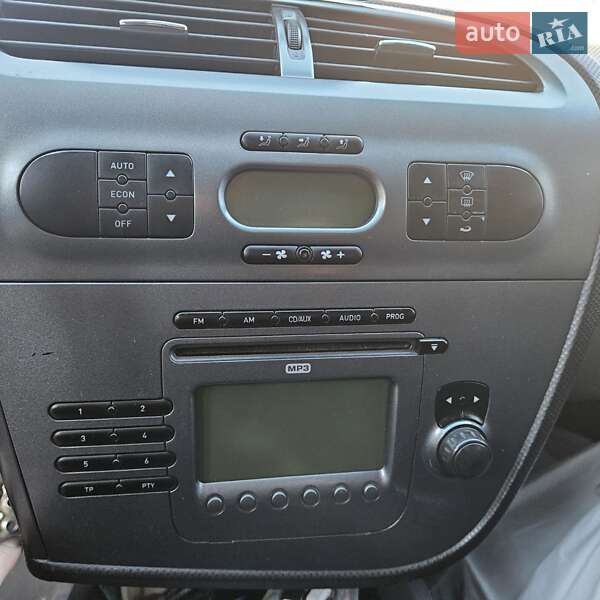 Хэтчбек SEAT Leon 2008 в Киеве