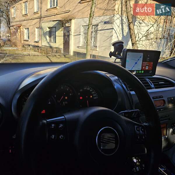 Хэтчбек SEAT Leon 2008 в Киеве