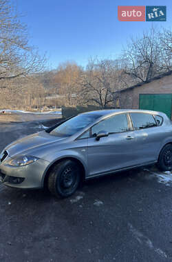 Хэтчбек SEAT Leon 2007 в Казатине