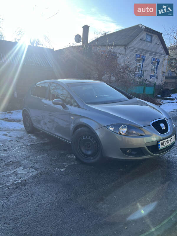 Хэтчбек SEAT Leon 2007 в Казатине
