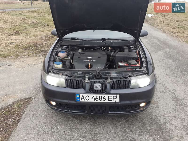 Хэтчбек SEAT Leon 2005 в Межгорье