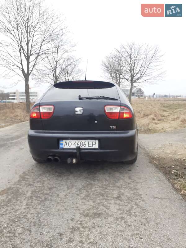 Хэтчбек SEAT Leon 2005 в Межгорье