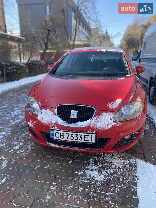 Хэтчбек SEAT Leon 2010 в Чернигове