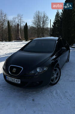 Хэтчбек SEAT Leon 2009 в Житомире